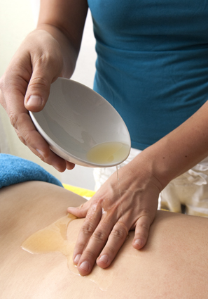 Warme Öle & Massage im Herbst | Cosa-Vital Potsdam